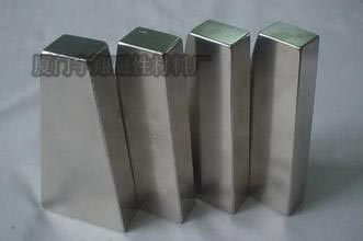 熱銷外貿(mào)鐵氧體磁鐵